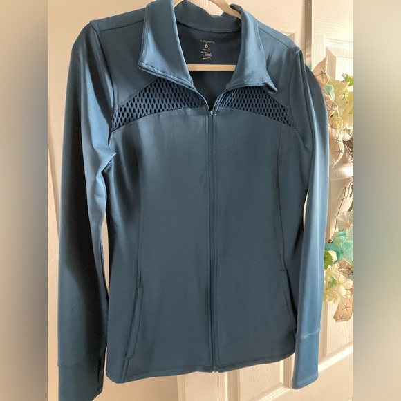 Ladies Coat - Picture 2 of 12